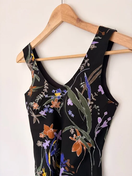 KNIX BLACK FLORAL PRINT LUXELIFT TANK TOP WITH CUPS, MEDIUM - Picture 4 of 8